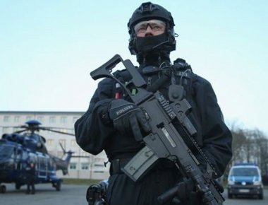 Το Βερολίνο απελαύνει υπόπτους για τρομοκρατία γεννημένους στη Γερμανία